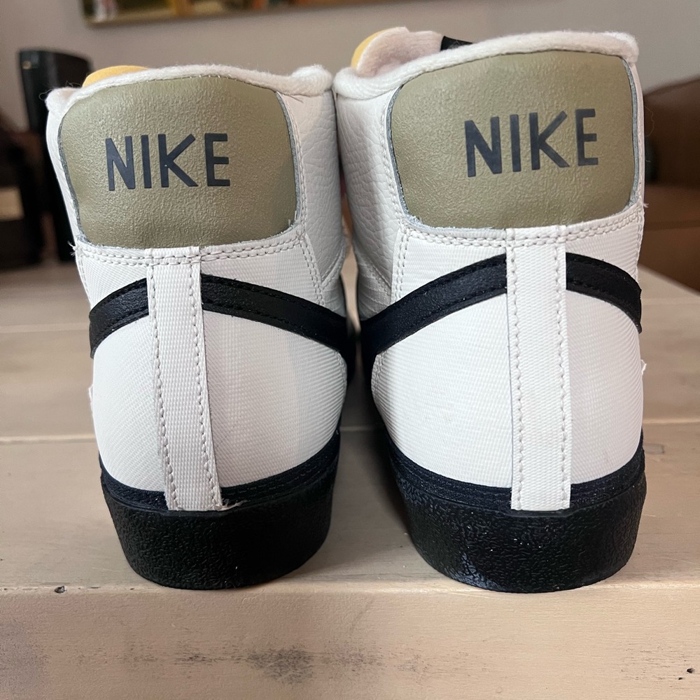 Men’s Nike Blazers - Picture 3 of 5